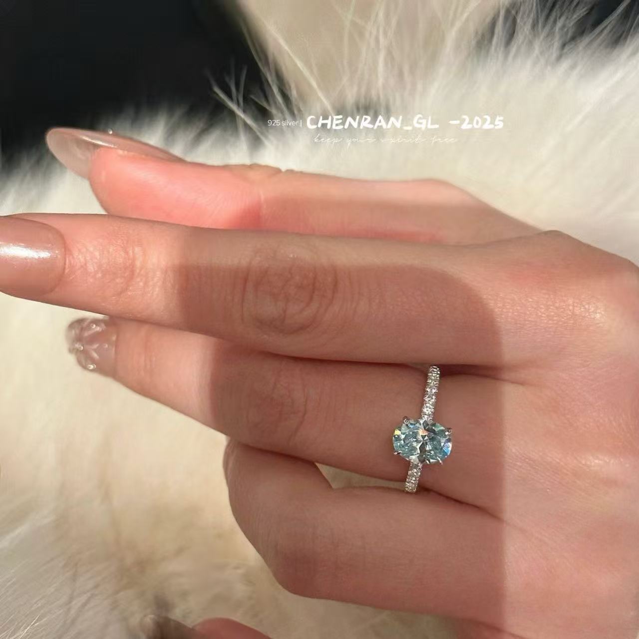 S925 Silver High Carbon Diamond Pigeon Egg Blue Zircon Ring