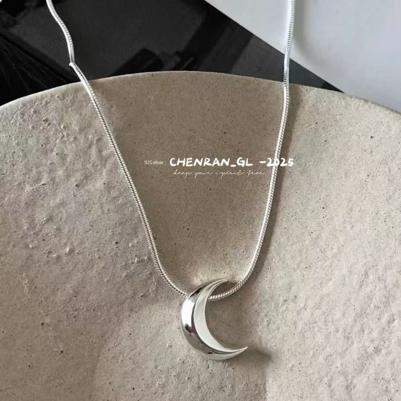 S925 silver solid moon necklace