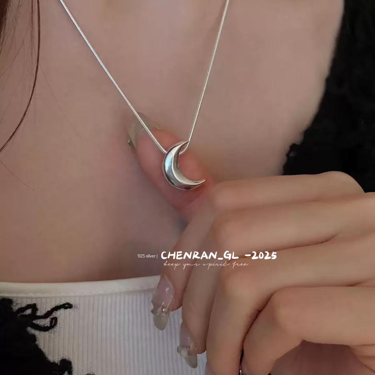 S925 silver solid moon necklace