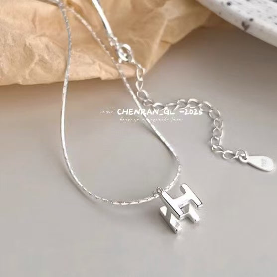 S925 silver three-dimensional H letter necklace