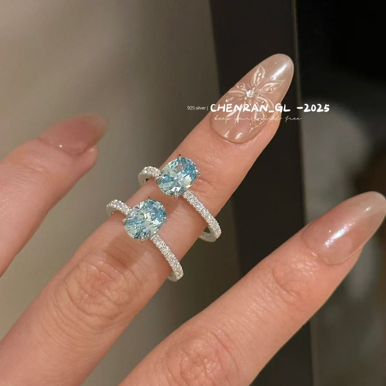 S925 Silver High Carbon Diamond Pigeon Egg Blue Zircon Ring