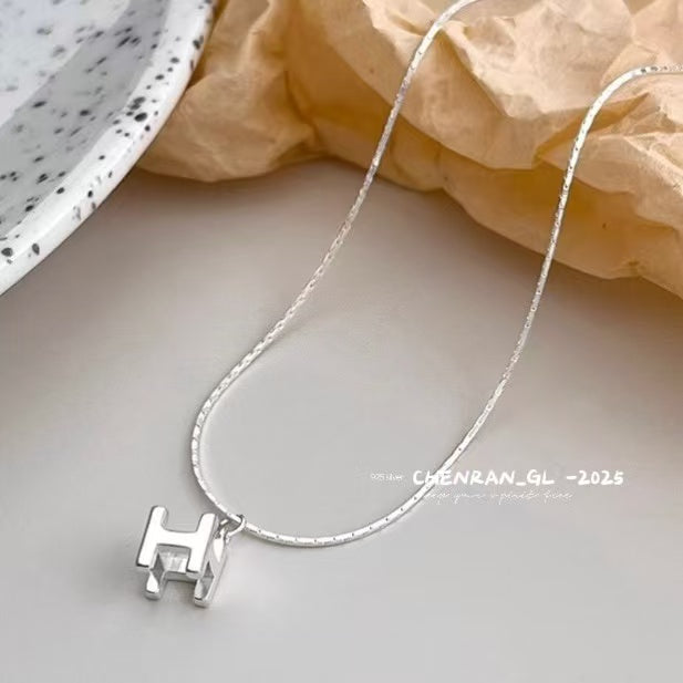 S925 silver three-dimensional H letter necklace