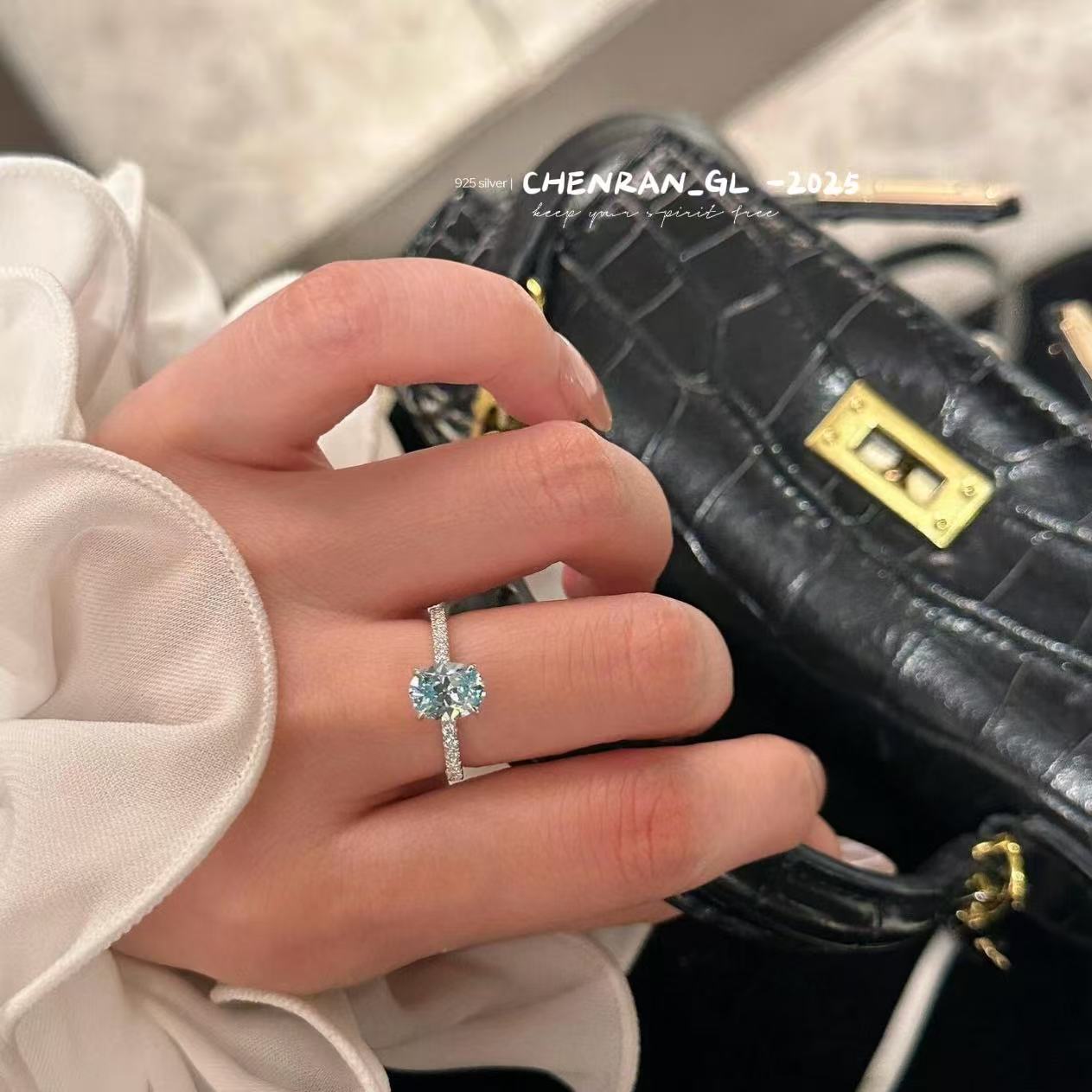 S925 Silver High Carbon Diamond Pigeon Egg Blue Zircon Ring