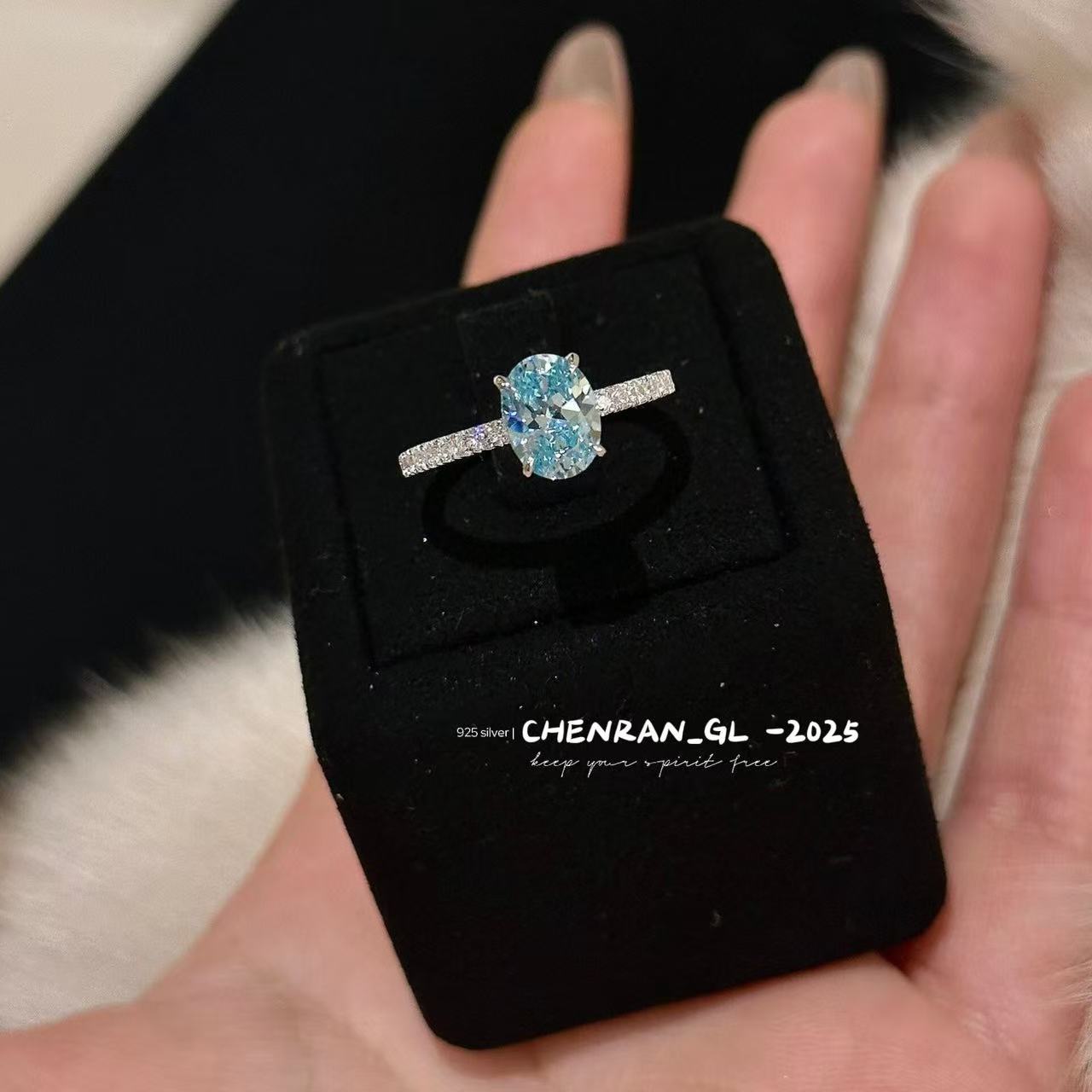 S925 Silver High Carbon Diamond Pigeon Egg Blue Zircon Ring