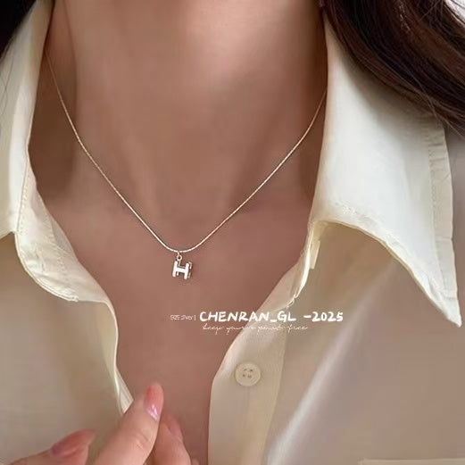 S925 silver three-dimensional H letter necklace