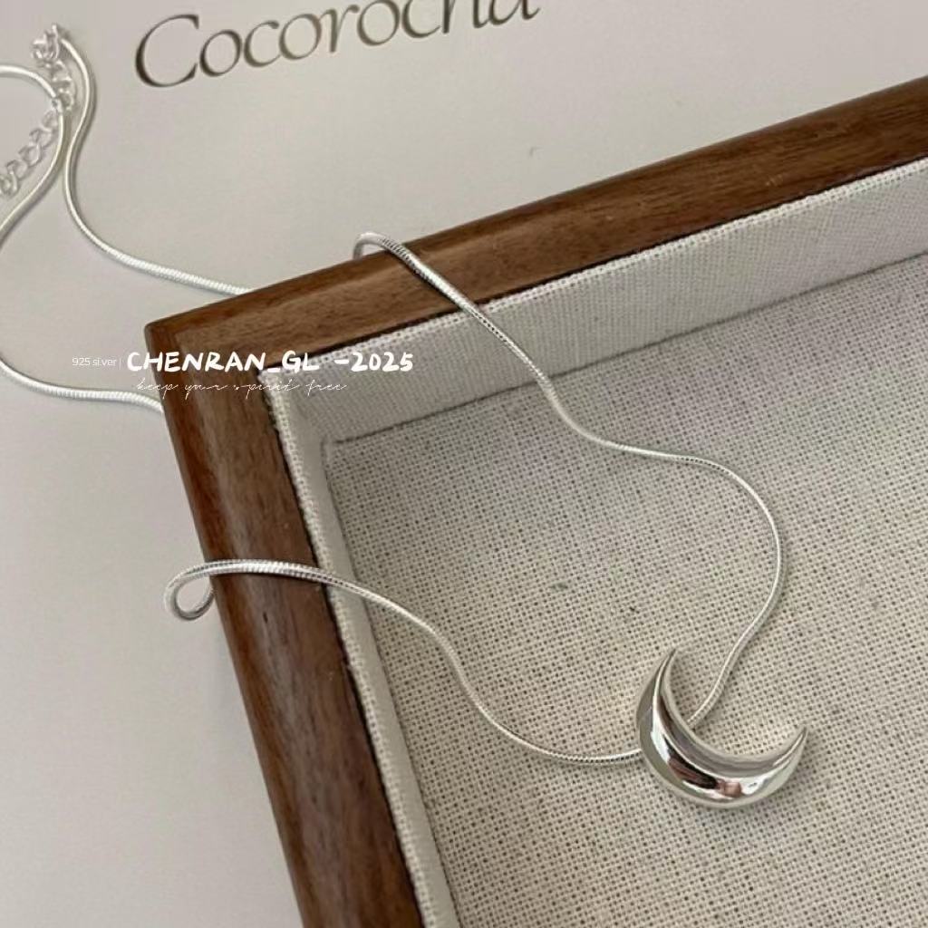 S925 silver solid moon necklace
