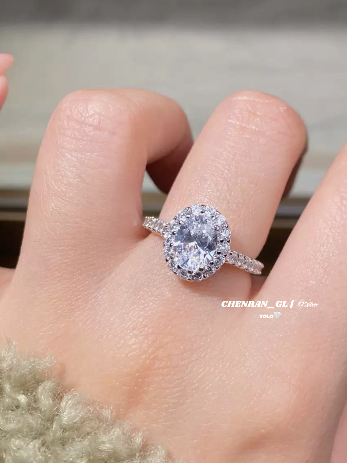 S925 silver pigeon egg super shiny high-carbon diamond ring