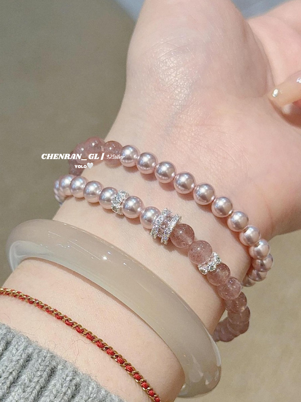 Double-layered bracelet with natural strawberry crystal pearls
