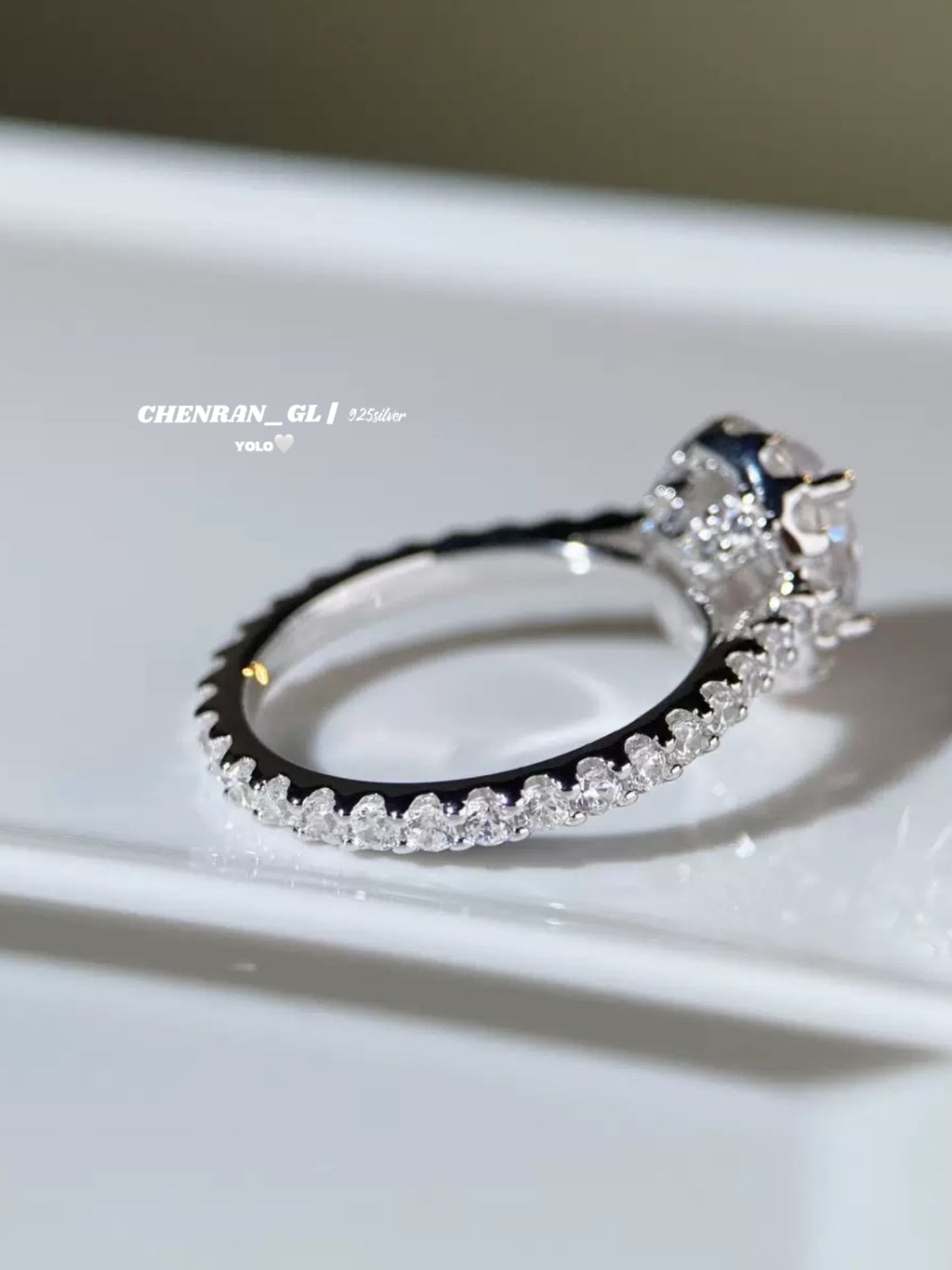 S925 silver pigeon egg super shiny high-carbon diamond ring