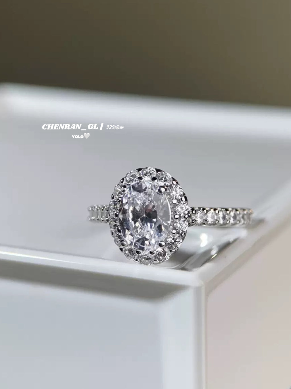 S925 silver pigeon egg super shiny high-carbon diamond ring