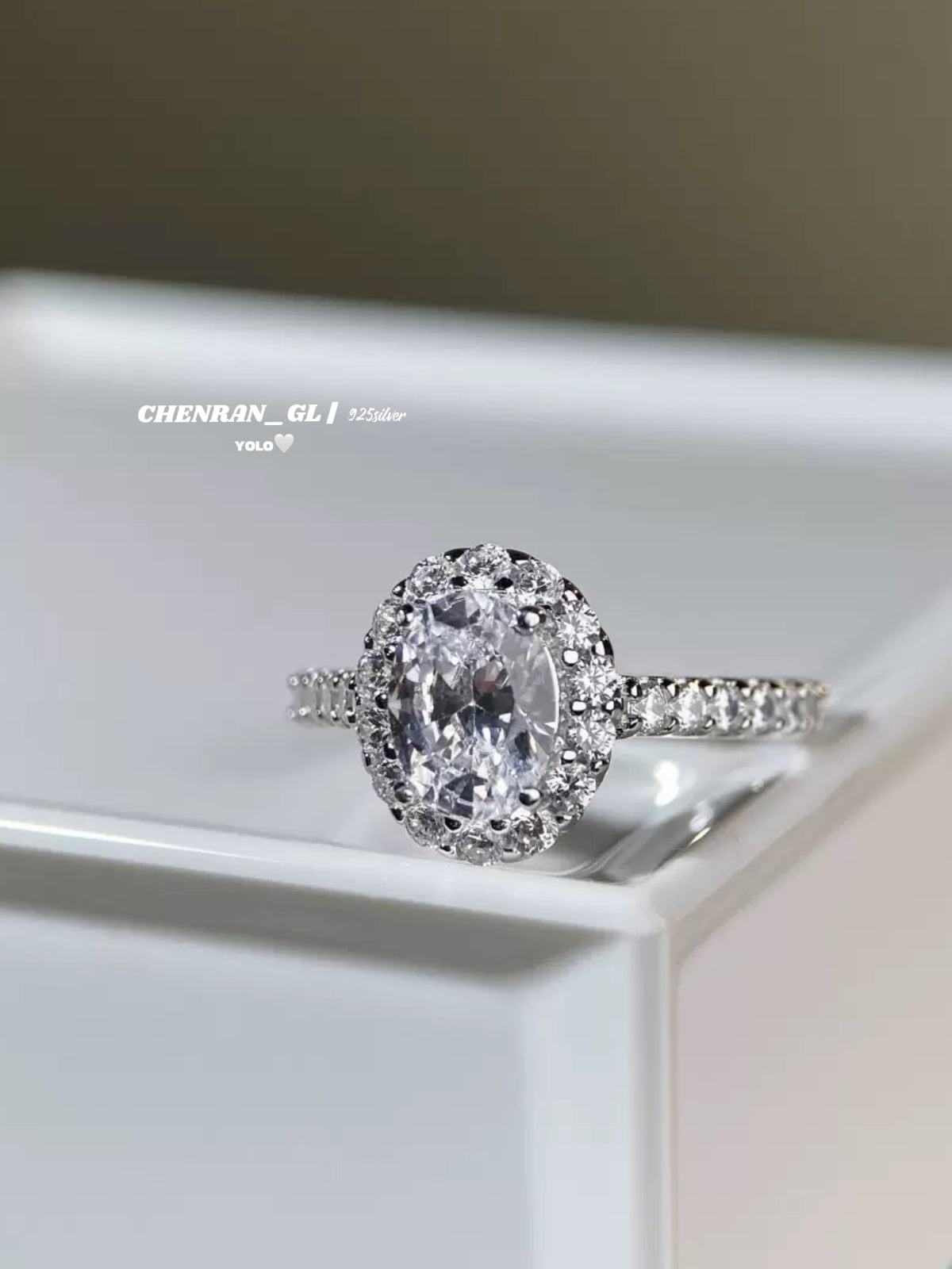 S925 silver pigeon egg super shiny high-carbon diamond ring