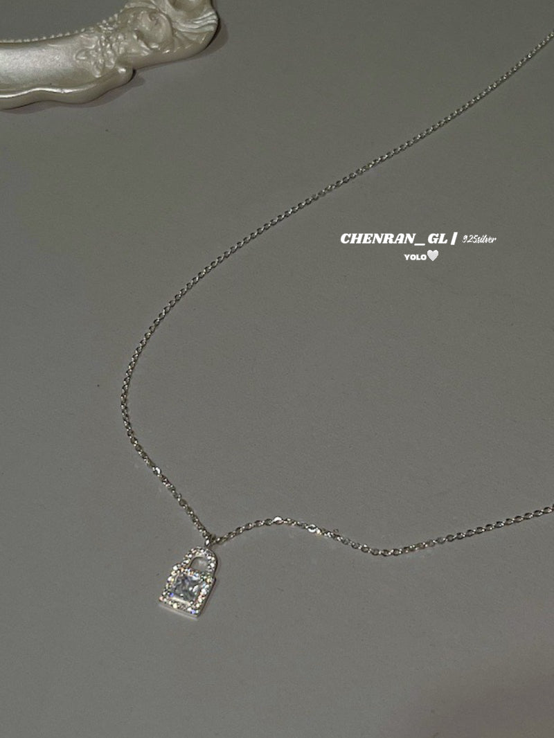 S925 silver light luxury mini diamond-encrusted lock necklace