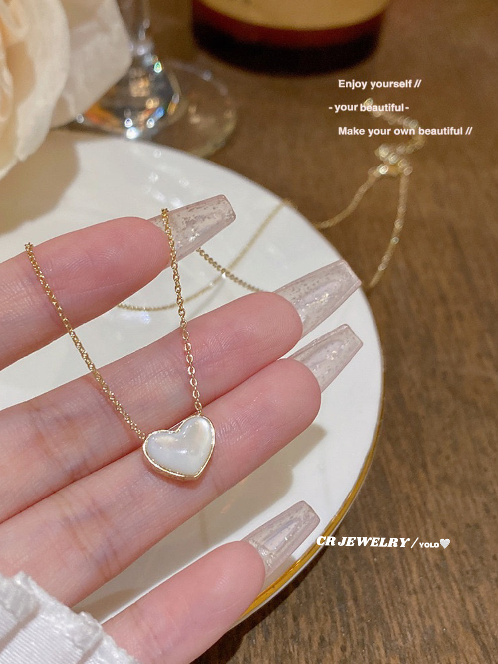 Double-sided shell zircon heart necklace
