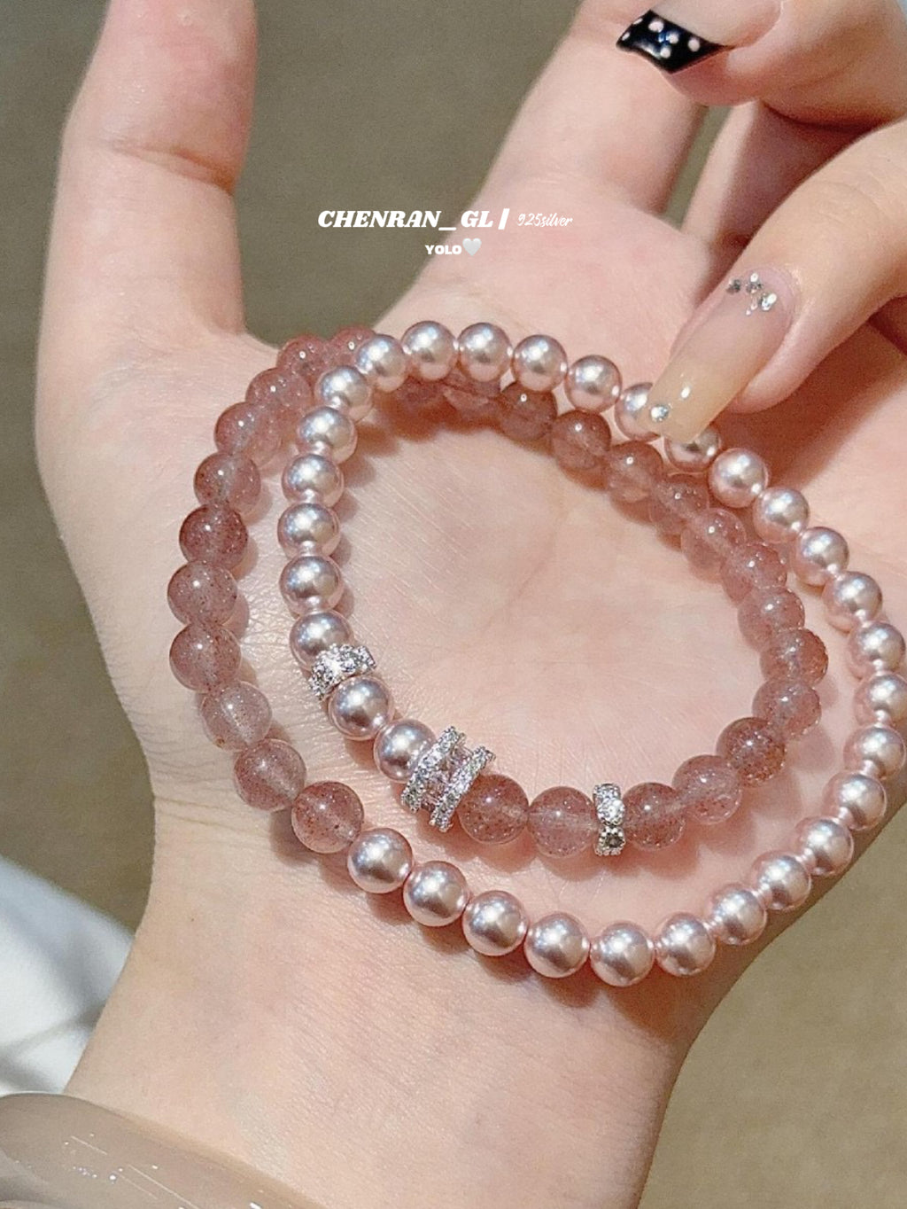 Double-layered bracelet with natural strawberry crystal pearls